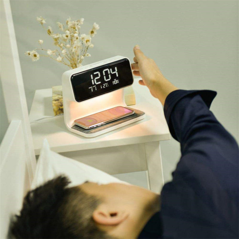 Creative 3 in 1 Bedside Lamp Wireless Charging LCD Screen Alarm Clock Wireless Phone Charger for Iphone