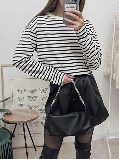 Women Black And White Stripes O Neck Casual Tops Long Sleeve Loose Pullover T-shirt 2022 Srping New Fashion Shirt