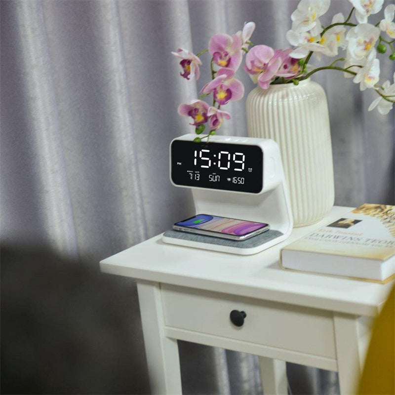 Creative 3 in 1 Bedside Lamp Wireless Charging LCD Screen Alarm Clock Wireless Phone Charger for Iphone